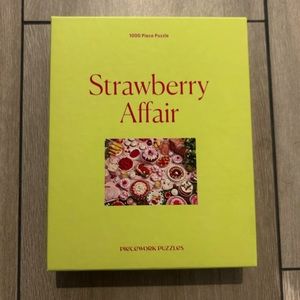 Piecework 1000 pc puzzle Strawberry Affair